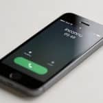smartphone affiche ecran appel inconnu 09 48